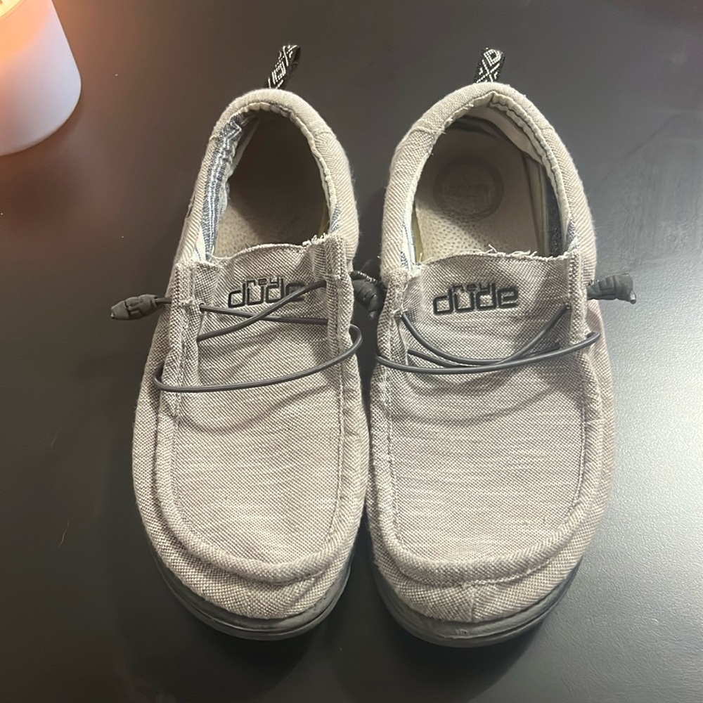 Men’s hey dudes size 10